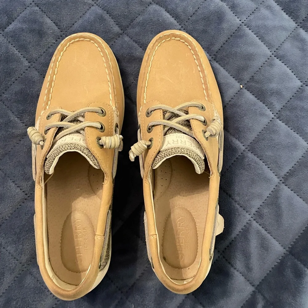 Sperry Men's Light Tan Leather Boat Shoes with Lace Detail